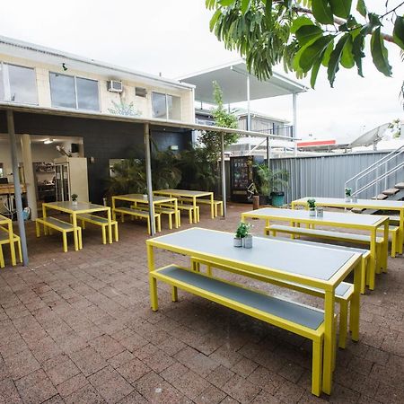 Mad Monkey Village Cairns Exterior foto